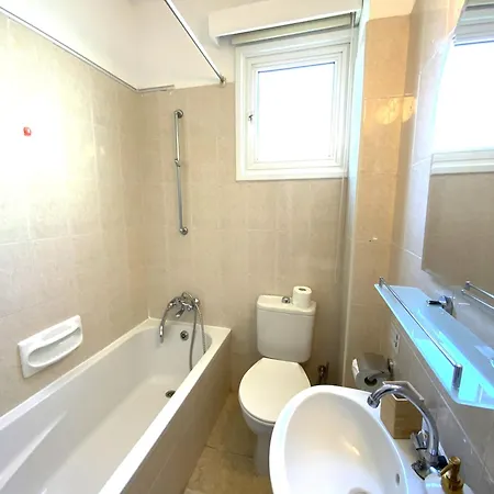 Cozy 2br Apt, Perfect For Getaways Apartment Larnaca