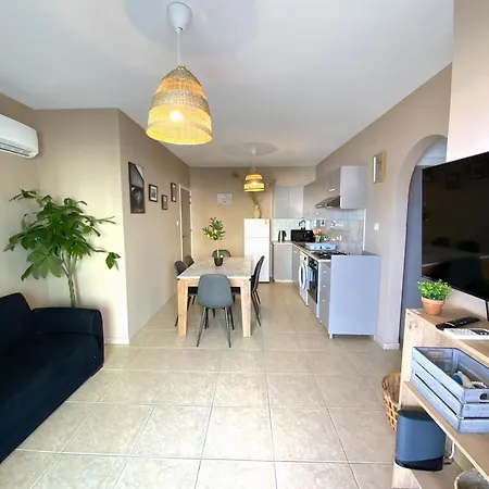 Apartment Cozy 2br Apt, Perfect For Getaways Larnaca