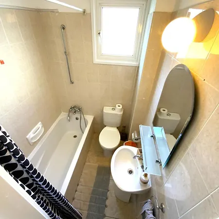 Apartment Cozy 2br Apt, Perfect For Getaways Larnaca