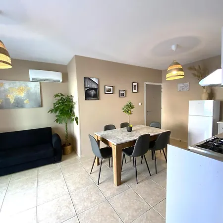 Cozy 2br Apt, Perfect For Getaways Apartment